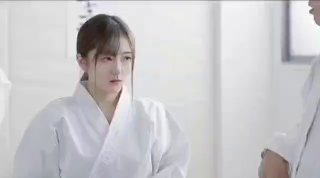 极品美熟女_骚妇发骚了，被人抠逼扣爽后，迫不及待想要被艹，一顿大战后才满足