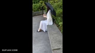 约炮超清纯极品短发学妹,穿上黑网袜白色休闲鞋啪啪内射